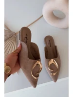 Dámské nazouváky Mule s ozdobným zlatým detailem tmavě béžové Galvella