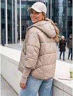 Krátka dámska prešívaná bunda s kapucňou v kamelovej farbe, FashionStreet TY5764 Krátka dámska prešívaná bunda s kapucňou v kamelovej farbe, FashionStreet TY5764