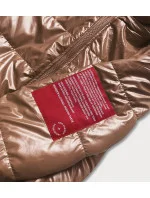 Krátka dámska bunda v karamelovej farbe s ozdobným lemovaním (B8030-14) Krátka dámska bunda v karamelovej farbe s ozdobným lemovaním (B8030-14)