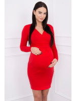 Priliehavé šaty s výrezom pod prsiami červenej farby