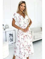 434-4 LISA Plisované midi šaty s výstrihom a volánmi - broskyňový kvet na bielom pozadí 434-4 LISA Plisované midi šaty s výstrihom a volánmi - broskyňový kvet na bielom pozadí