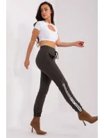 Tepláky model 211743 Relevantnosť