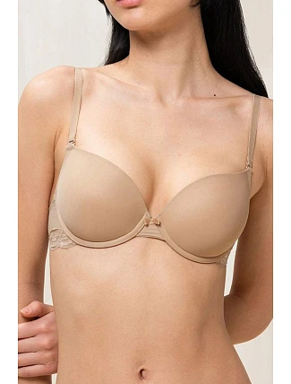 Model Push-up 229500 od značky Triumph Model Push-up 229500 od značky Triumph