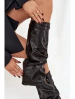 Dámské Kozačky Na Podpatku S Ohnutým Žíním A Zlatým Detalem Černé Diorna