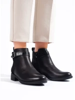 Jedinečné čierne dámske členkové topánky na plochom podpätku Jedinečné čierne dámske členkové topánky na plochom podpätku