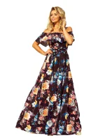 Dlhé dámske čierne šaty s farebnými kvetmi a španielskym výstrihom model 7118058 Dlhé dámske čierne šaty s farebnými kvetmi a španielskym výstrihom model 7118058