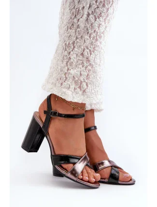 Sandále na podpätku model 198678 Krok vo veľkom štýle Sandále na podpätku model 198678 Krok vo veľkom štýle