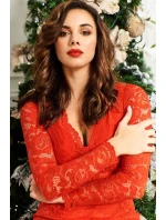 Červené dámske krajkové šaty s výstrihom a dlhými rukávmi model 7156520 Červené dámske krajkové šaty s výstrihom a dlhými rukávmi model 7156520