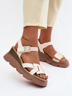 Model topánok na klinoch 227899 Krok v štýle