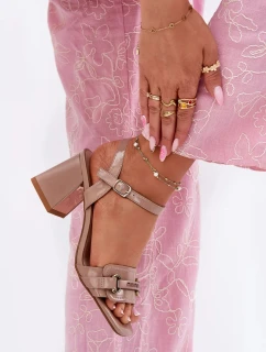 Dámske lakované sandále na kolene - béžové Mevonelle