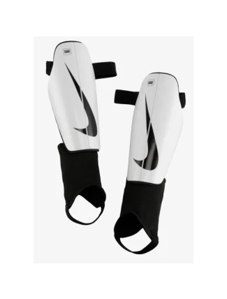 Futbalové chrániče Nike Charge DX4608-100