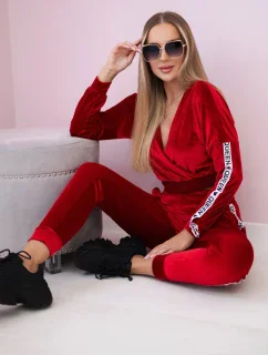 Velúrová súprava s nápisom Queen red