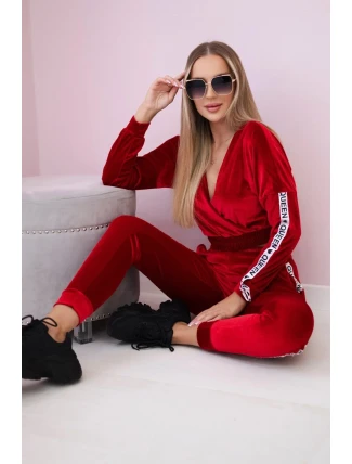 Velúrová súprava s nápisom Queen red