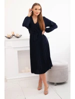 Šaty s viazaným plisovaným lemom námornícka farba