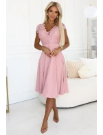 381-6 LINDA ľahké šifónové šaty s čipkovým výstrihom - BRUCE PINK