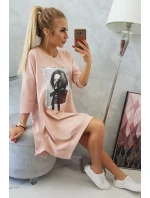 Šaty s potlačou a rozšíreným spodným dielom tmavo púdrovo ružové Šaty s potlačou a rozšíreným spodným dielom tmavo púdrovo ružové