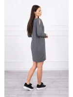 Šaty s potlačou košíka v grafitovej farbe