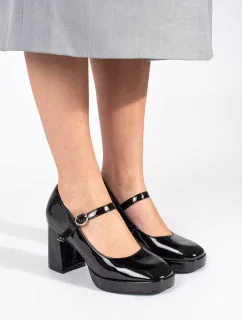 Krásne čierne dámske topánky na širokom podpätku