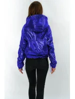 Svetlo modrá lesklá prešívaná dámska bunda s kapucňou (B9560) Svetlo modrá lesklá prešívaná dámska bunda s kapucňou (B9560)
