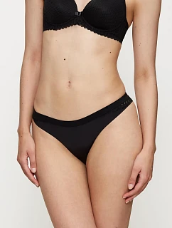 Triumph - Aura Spotlight String | Vysoký výstrih a jemná čipka Triumph