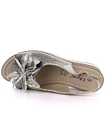 Dámske zlaté kožené sandále s kvetmi S.Barski 5988