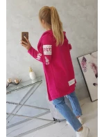 Fuchsiový plášť s nápismi Fuchsiový plášť s nápismi