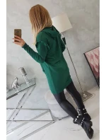 Šaty s ozdobnými volánikmi a kapucňou zelenej farby