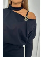 Šaty so zdobením na ramenách čiernej