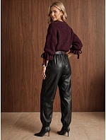 Dámske voskované joggerové nohavice s opaskom, čierne, FashionStreet UY3141 Dámske voskované joggerové nohavice s opaskom, čierne, FashionStreet UY3141
