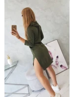 Šaty s dlhším chrbtom a farebnou khaki potlačou