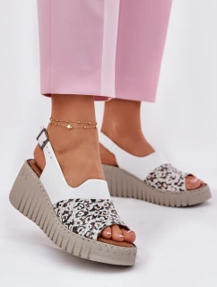 Sandały Damskie Z Naturalnej Skóry Na Koturnie Artiker 56C0958 Białe