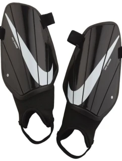 Pánske futbalové chrániče NK Charge GRD M SP2164 010 - Nike