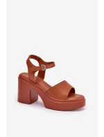 Sandały Damskie  Na Masywnym Słupku I Platformie Z Eko Skóry Camel Korlevia