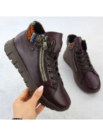 Dámska kožená trapper obuv Rieker N1305-35 vo vínovej farbe Dámska kožená trapper obuv Rieker N1305-35 vo vínovej farbe
