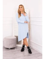 Modré šaty nadmernej veľkosti