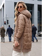 Dlhá dámska prešívaná bunda s kapucňou v kamelovej farbe, FashionStreet TY5811 Dlhá dámska prešívaná bunda s kapucňou v kamelovej farbe, FashionStreet TY5811