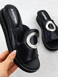 Dámske žabky na nízkom podpätku čierne M.Daszynski