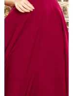 Dlhé dámske šaty v bordovej farbe s dekoltom model 7470385 Dlhé dámske šaty v bordovej farbe s dekoltom model 7470385