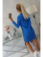 Nevädze modré šaty s kapucňou a potlačou