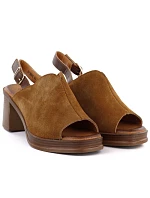 Dámske semišové kožené sandále na podpätku Vinceza 26-39995