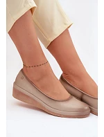 Kožené dámske topánky na platforme Vinceza Beige Kožené dámske topánky na platforme Vinceza Beige