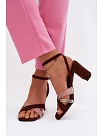 Sandále na podpätku model 226335 Vykročte štýlovo Sandále na podpätku model 226335 Vykročte štýlovo
