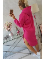 Šaty s kapucňou a bočným rázporkom fuchsiová