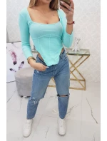 Blúzka s rebrovaným výstrihom v mätovej farbe