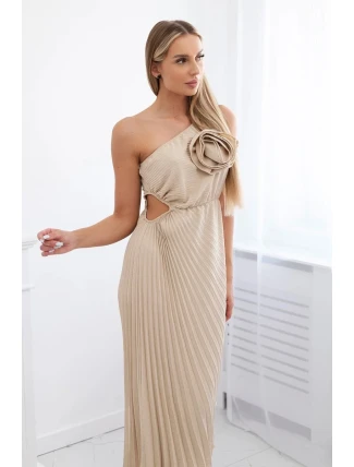 Plisované šaty s kvetom tmavo béžovej farby