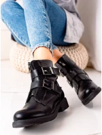 Módne dámske čierne členkové topánky na plochom podpätku Módne dámske čierne členkové topánky na plochom podpätku