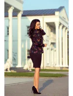 Dámska tmavo modrá blúzka s viazaním v prednej časti a so vzorom farebných vážok model 6356825 Dámska tmavo modrá blúzka s viazaním v prednej časti a so vzorom farebných vážok model 6356825