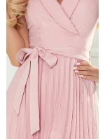 WENDY - Dámske plisované šaty v púdrovo ružovej farbe s preloženým obálkovým výstrihom 385-1