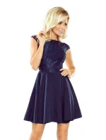 Tmavo modré šaty s čipkou model 5277175