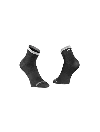 Cyklistické ponožky NORTHWAVE Origin Sock – čierne/biele Cyklistické ponožky NORTHWAVE Origin Sock – čierne/biele